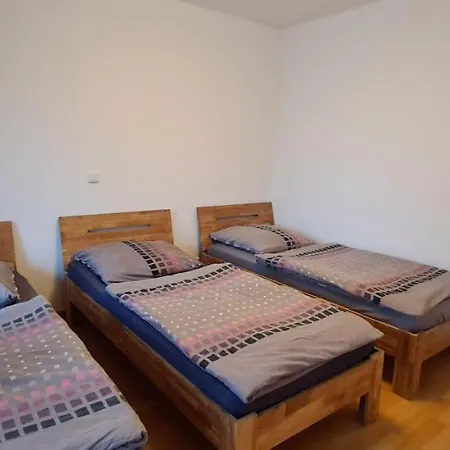 Good-and-night Apartamento Neuss